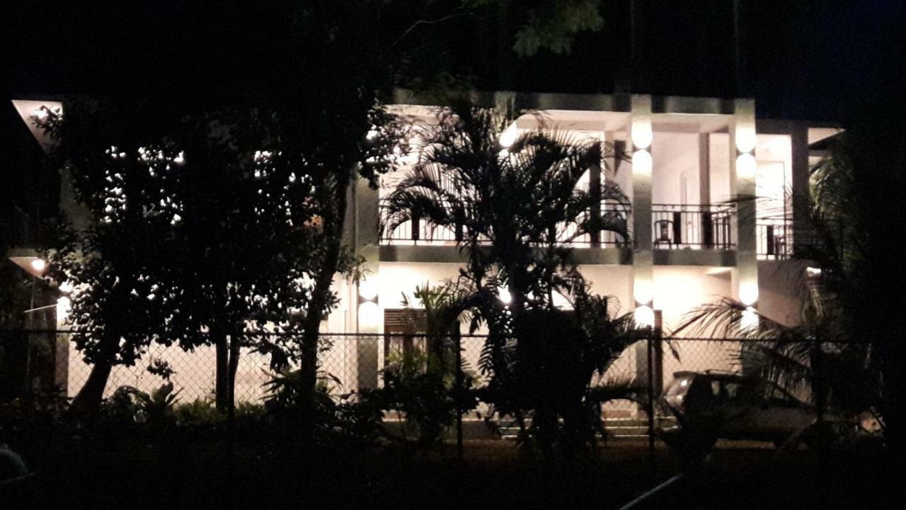 Risenlak Holiday Resort 폴로나루와 외부 사진